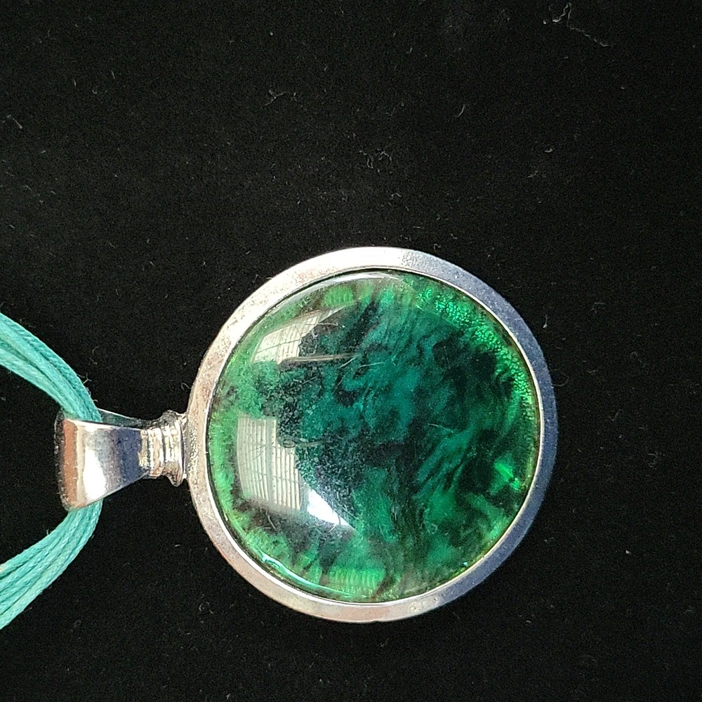 Emerald green - Picture 2 of 4